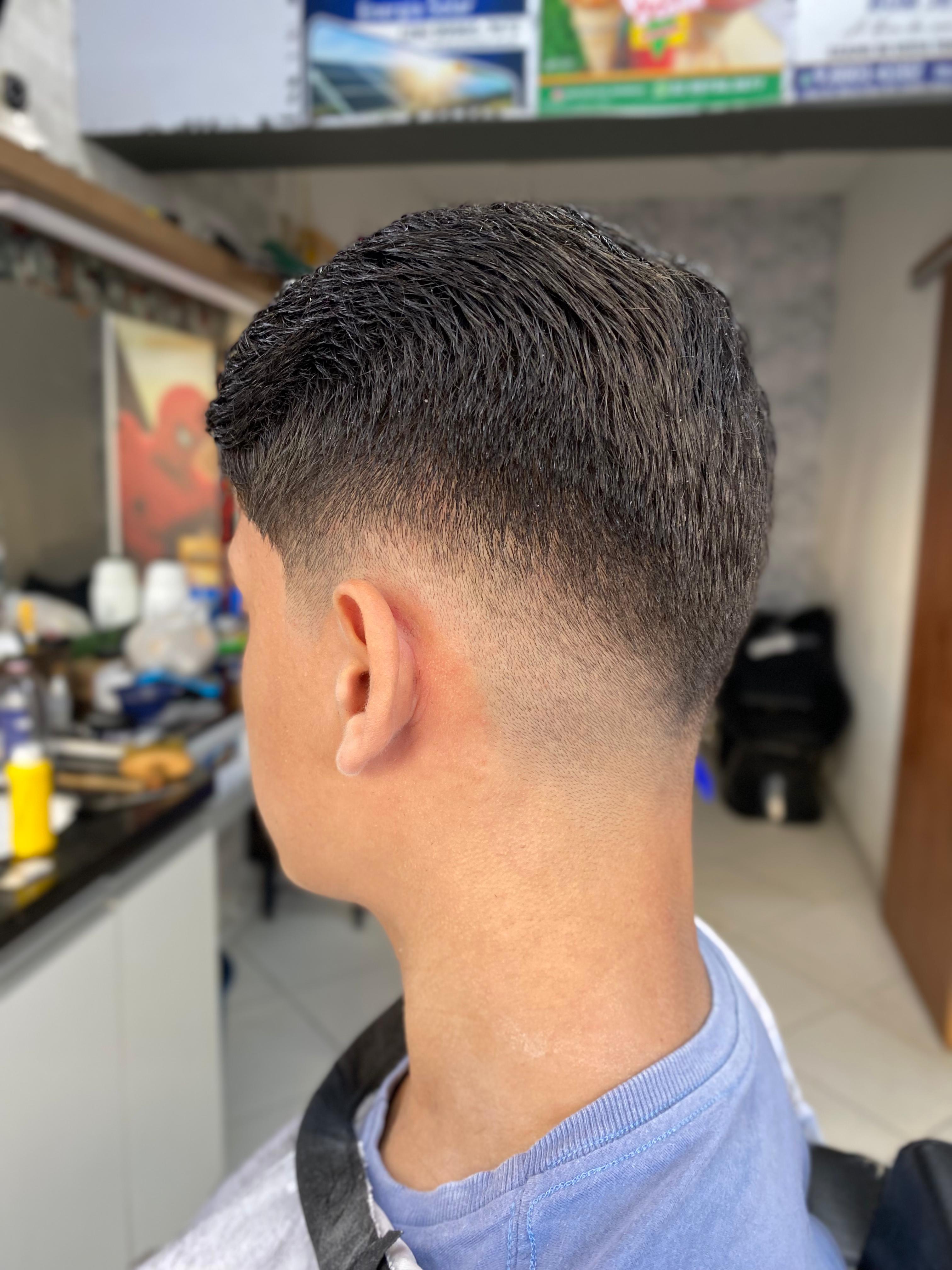 Barba bem aparada - Barbearia do Edu